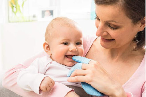 Cần vệ sinh răng miệng trẻ đúng cách để ngăn ngừa các bệnh liên quan đến khoang miệng