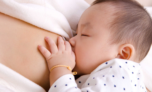Muốn cho bé bú đúng cách thì mẹ phải học