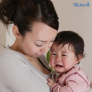 Trẻ em khóc khi cần được ợ hơi