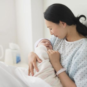Mùi cơ thể sau sinh ở mẹ bỉm
