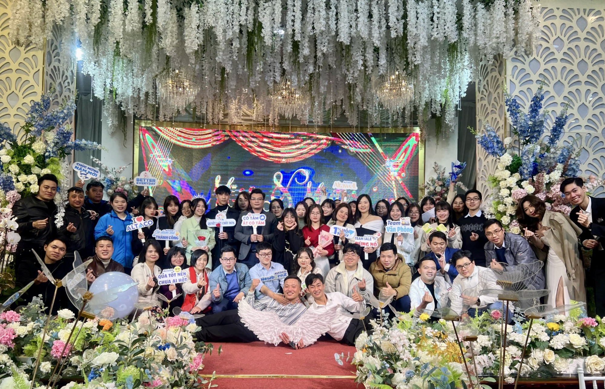 Khách mời và các cán bộ nhân viên của Altaco