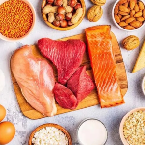 Ăn quá nhiều 1 vài nhóm thức ăn sẽ khiến bé bị thiếu hụt chất của nhóm khác, gây ảnh hưởng đến quá trình phát triển của trẻ.