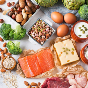 Bổ sung đầy đủ các nhóm dưỡng chất cho bé để hạn chế suy dinh dưỡng